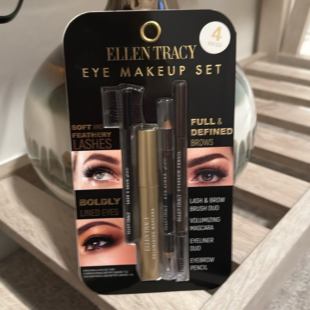New in package Ellen Tracy eye make up set